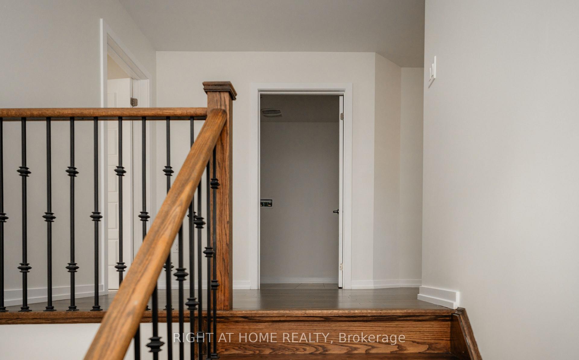 Photo 16 of 51 Bedrock Drive, Hamilton, Stoney Creek Mountain — HOMEH