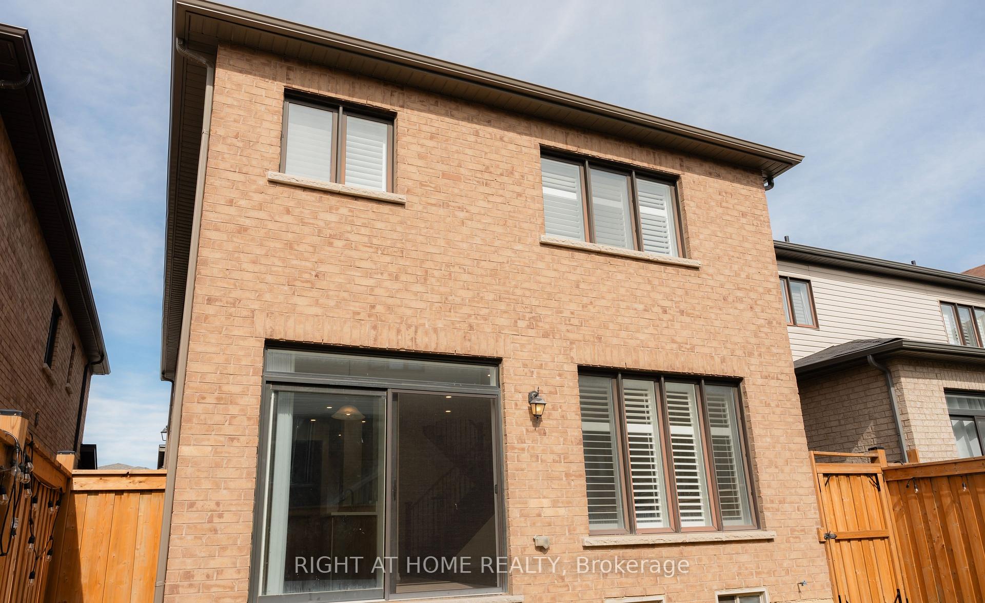 Photo 12 of 51 Bedrock Drive, Hamilton, Stoney Creek Mountain — HOMEH