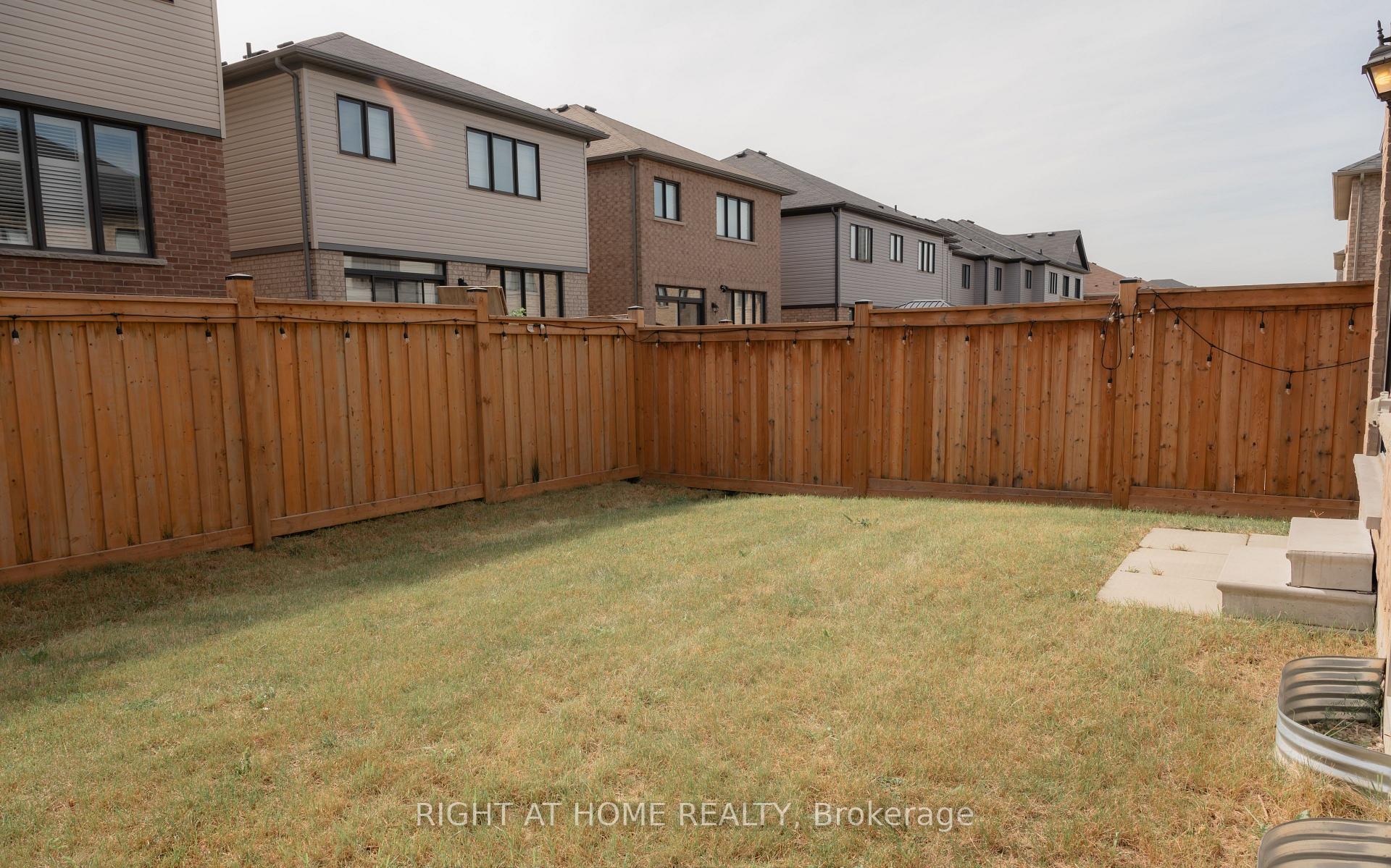 Photo 19 of 51 Bedrock Drive, Hamilton, Stoney Creek Mountain — HOMEH