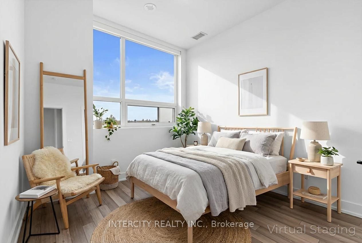 Photo 10 of Unit 601, 2075 King Road, King, King City — HOMEH