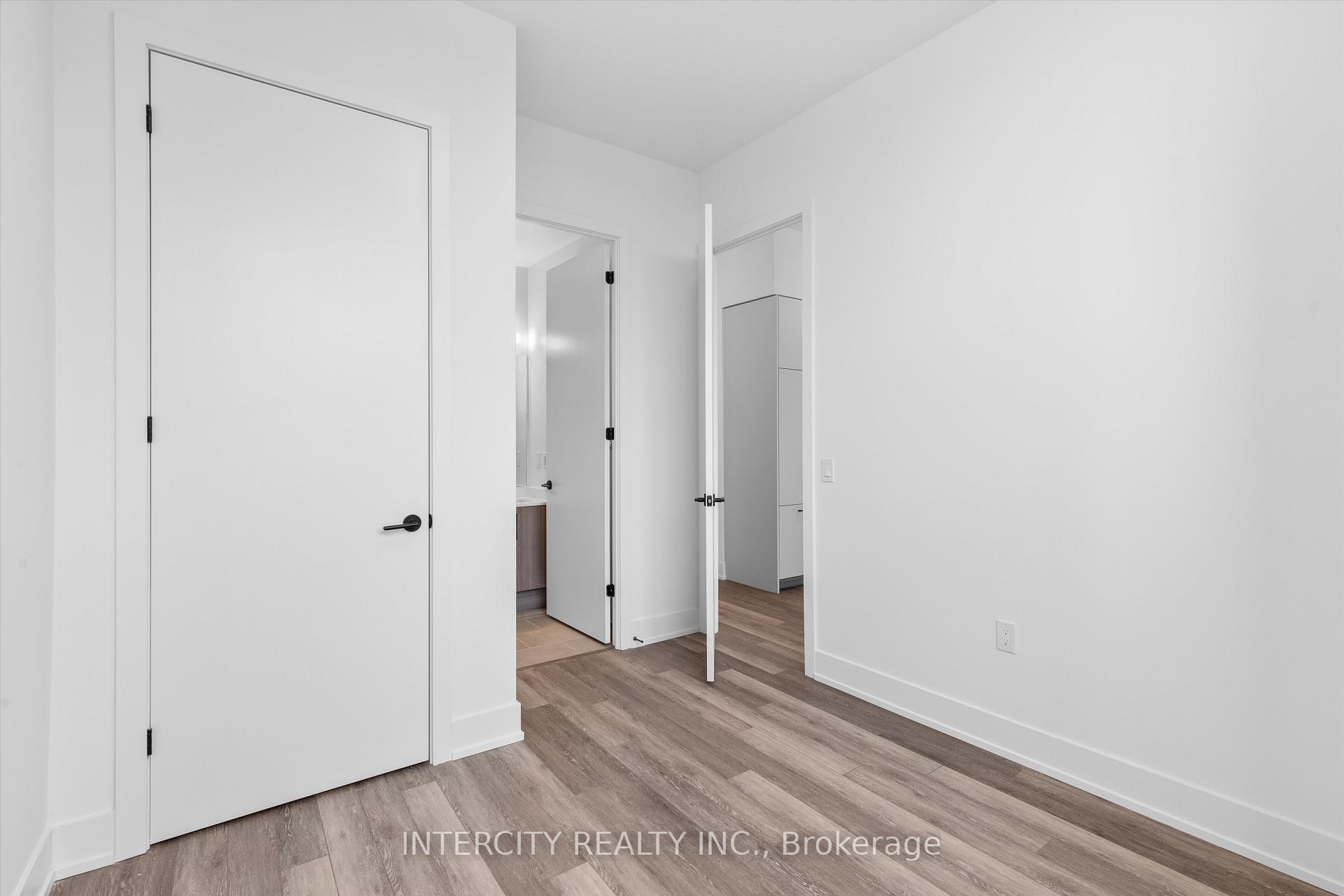 Photo 13 of Unit 601, 2075 King Road, King, King City — HOMEH