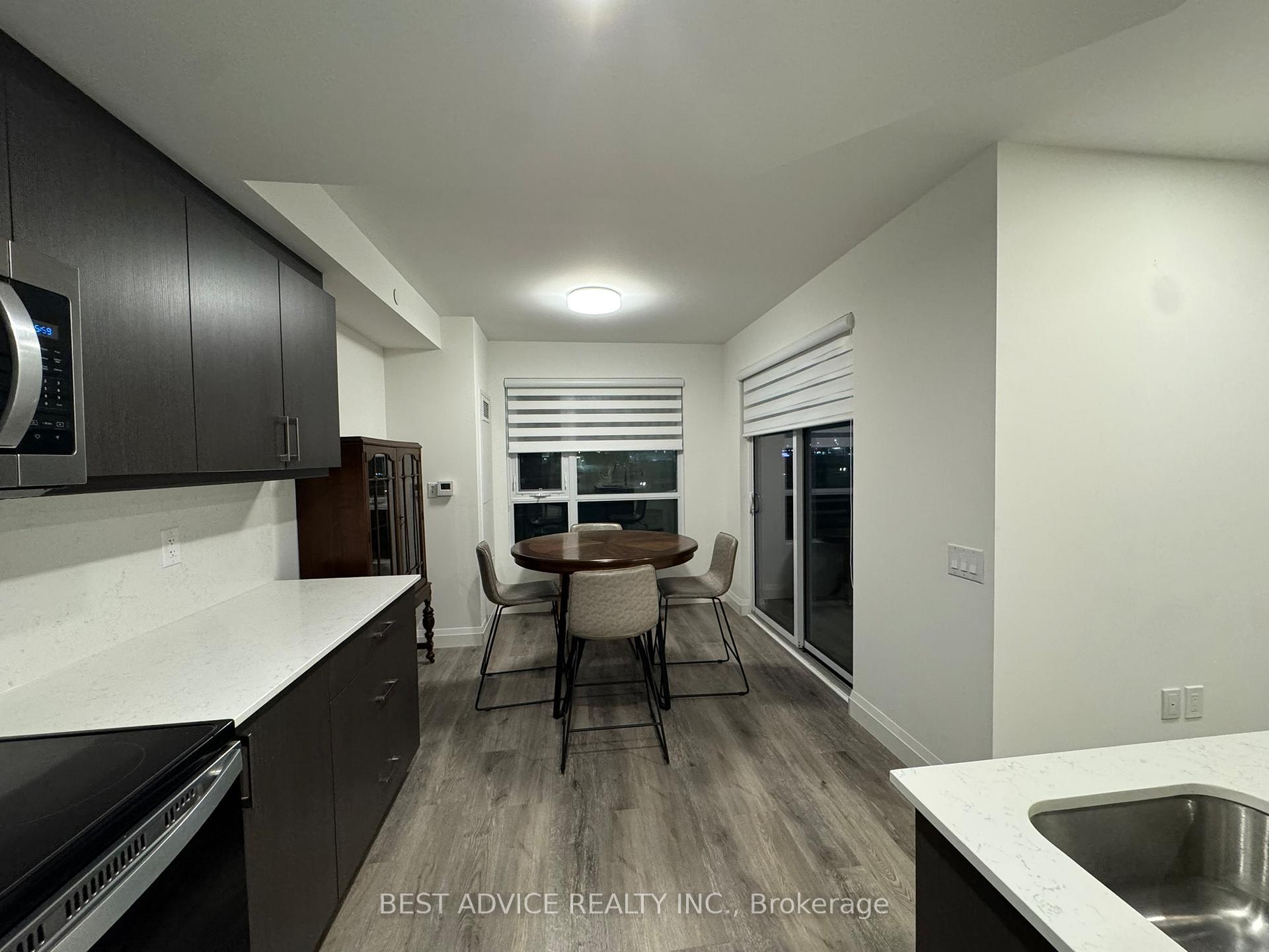 Photo 5 of Unit 817, 58 Lakeside Terrace, Barrie, Little Lake — HOMEH