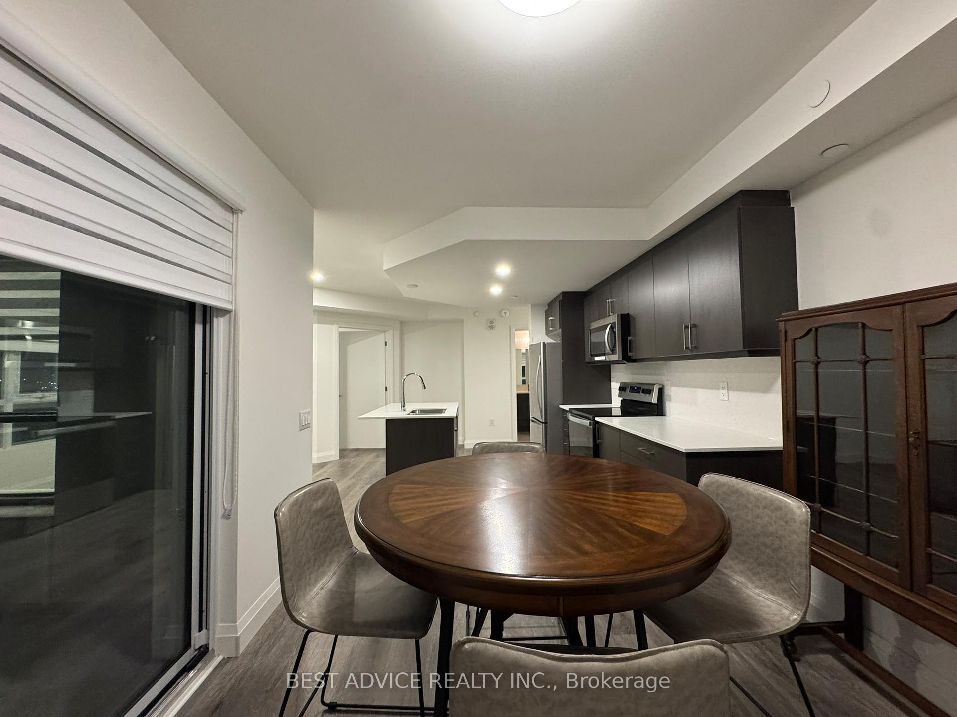 Photo 3 of Unit 817, 58 Lakeside Terrace, Barrie, Little Lake — HOMEH
