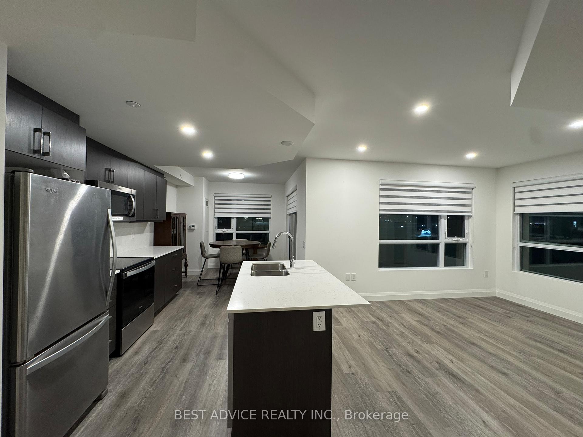 Photo 13 of Unit 817, 58 Lakeside Terrace, Barrie, Little Lake — HOMEH