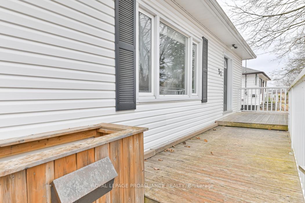 Photo 5 of 31 Lemoine Street, Belleville, Belleville Ward — HOMEH