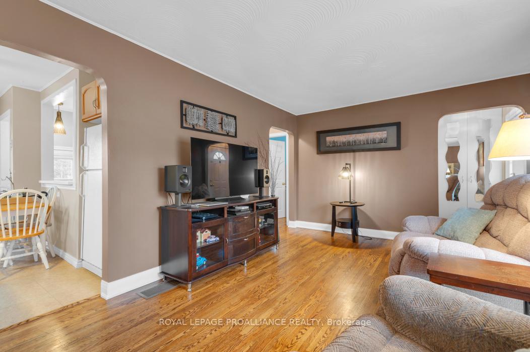 Photo 11 of 31 Lemoine Street, Belleville, Belleville Ward — HOMEH