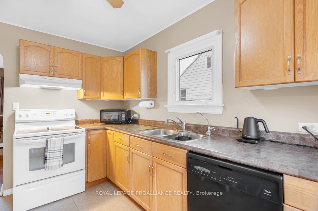 Photo 15 of 31 Lemoine Street, Belleville, Belleville Ward — HOMEH
