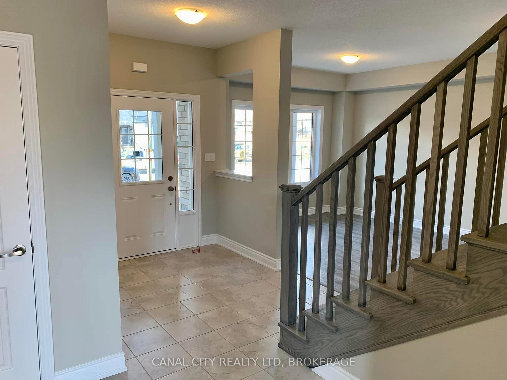 Photo 2 of 10 Venture Way, Thorold, Rolling Meadows — HOMEH