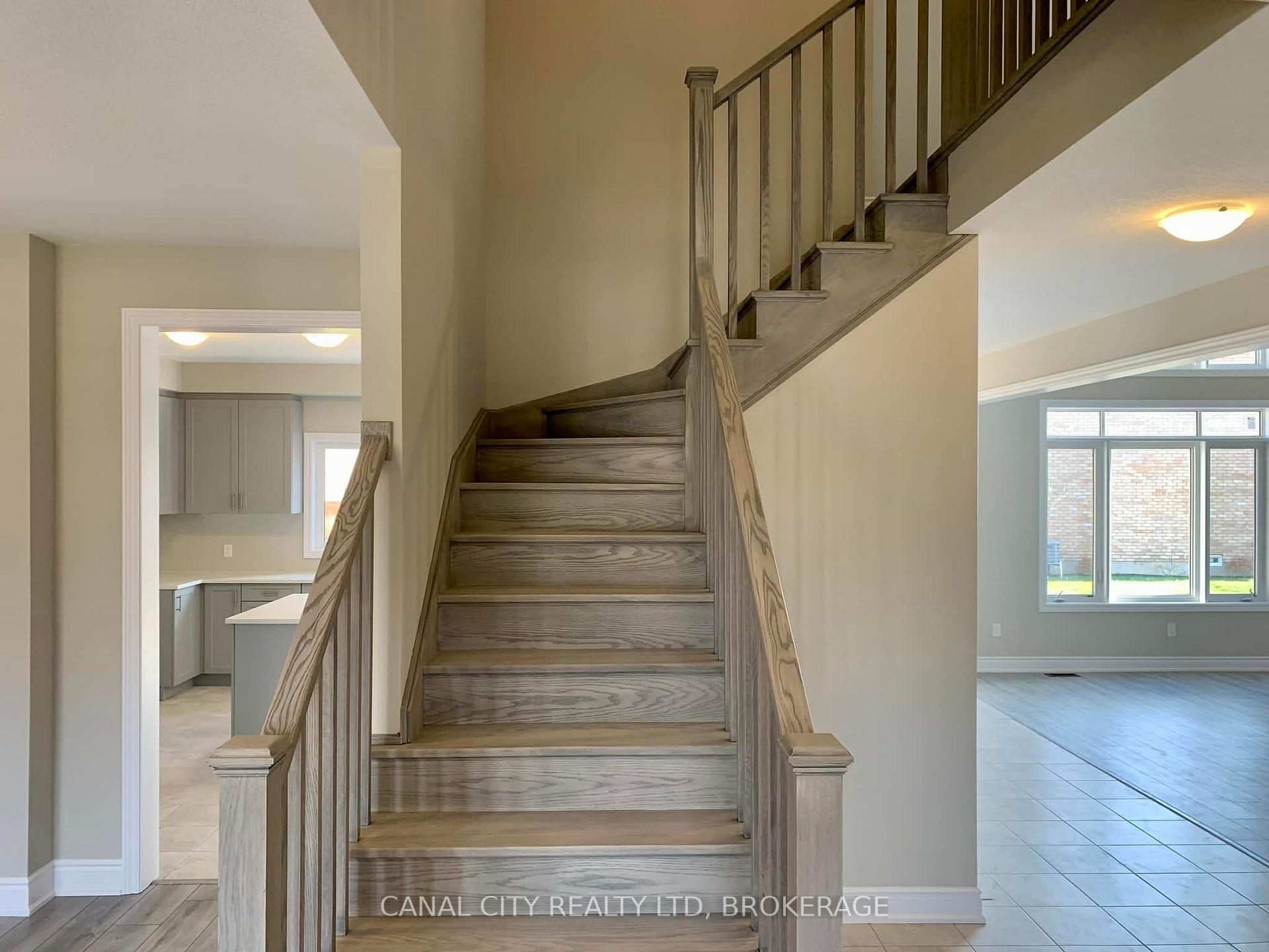 Photo 3 of 10 Venture Way, Thorold, Rolling Meadows — HOMEH