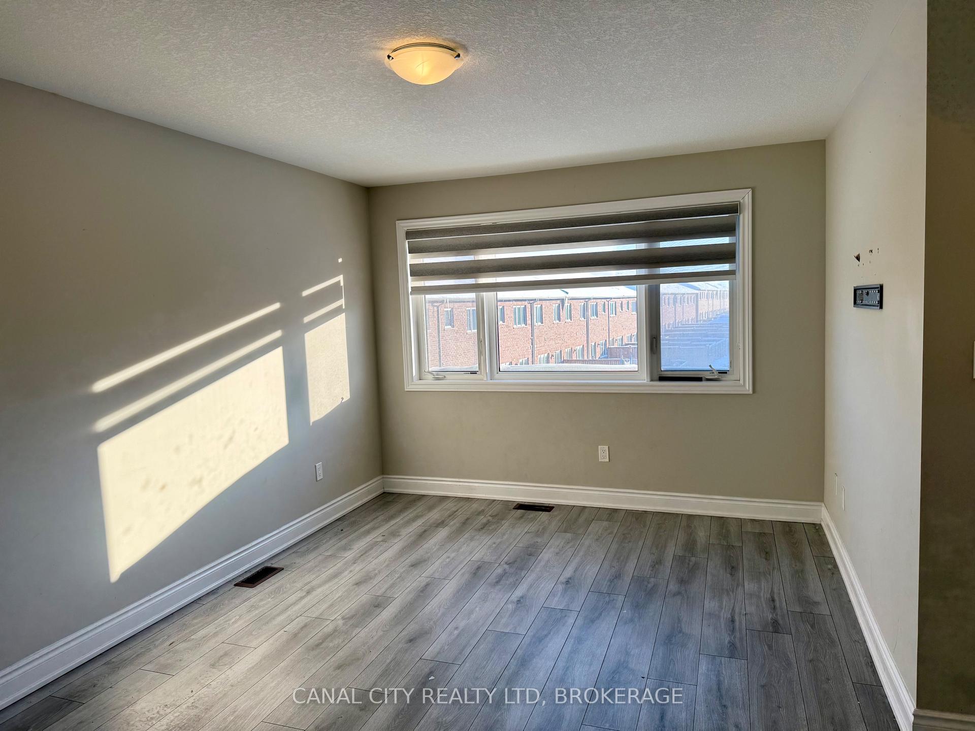 Photo 15 of 10 Venture Way, Thorold, Rolling Meadows — HOMEH