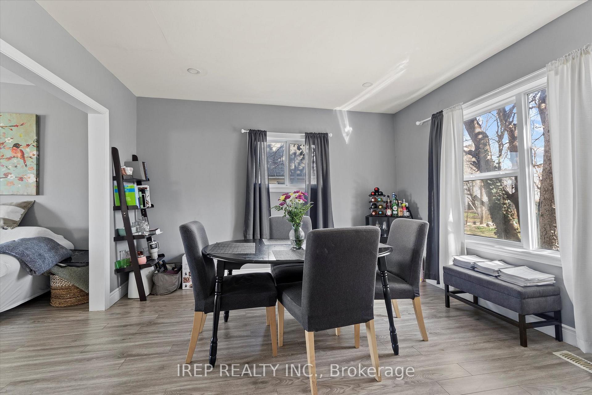 Photo 14 of 394 Crawford Avenue, Windsor — HOMEH