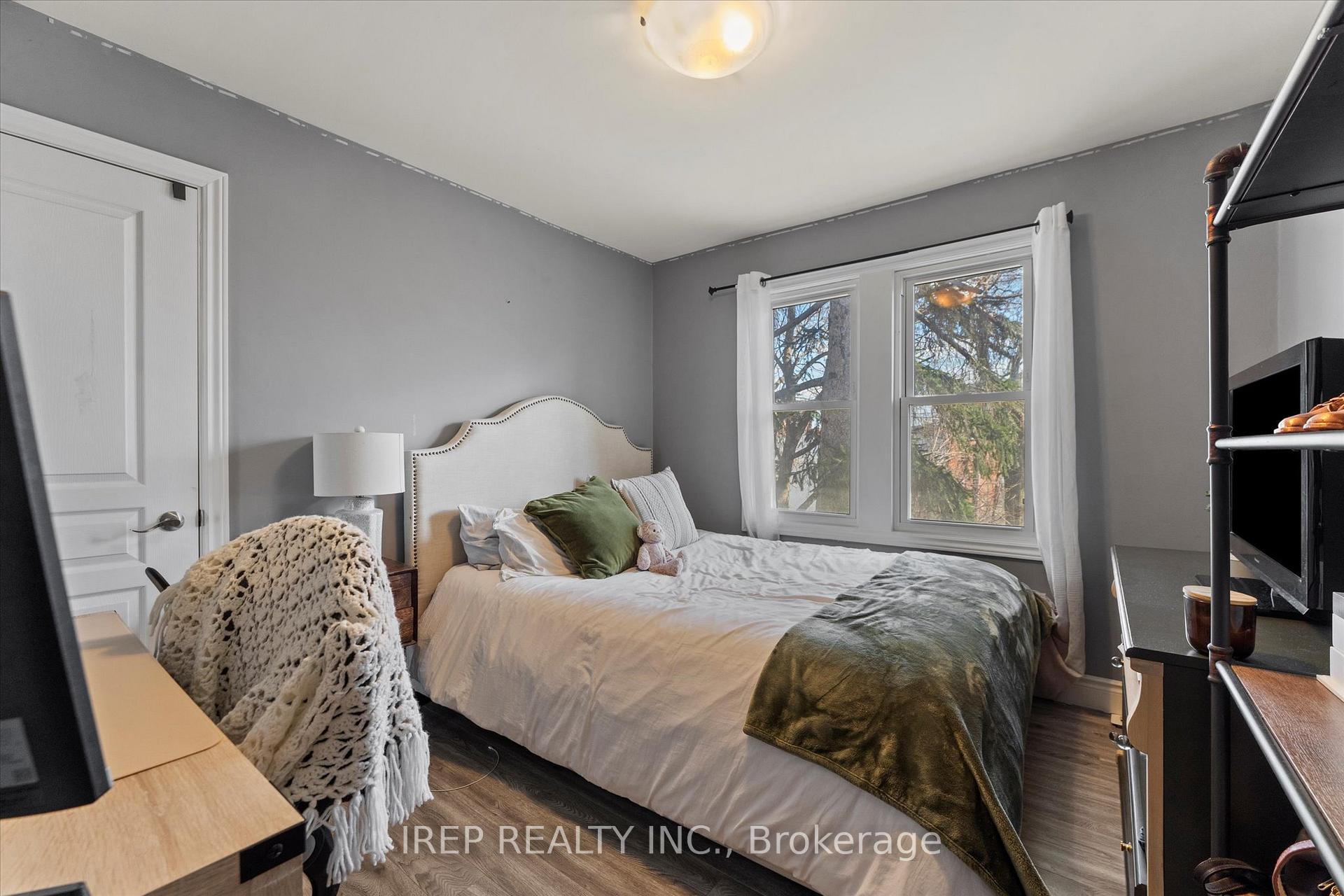 Photo 9 of 394 Crawford Avenue, Windsor — HOMEH