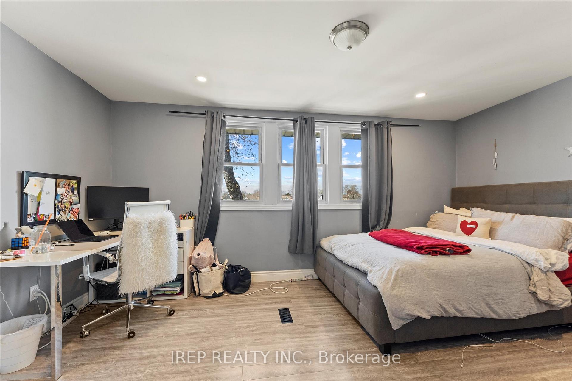 Photo 7 of 394 Crawford Avenue, Windsor — HOMEH