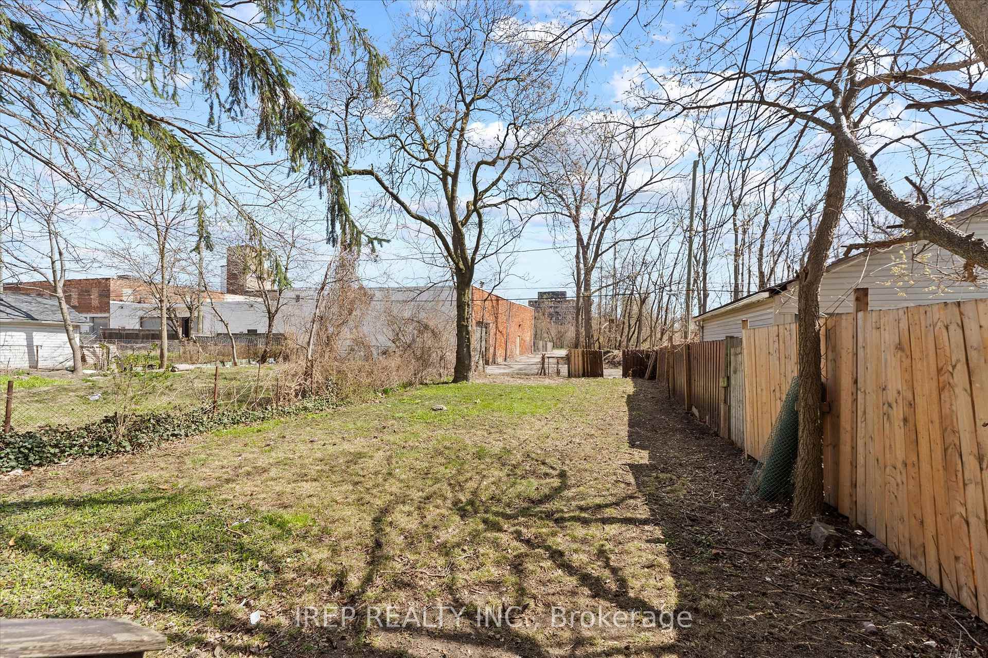 Photo 13 of 394 Crawford Avenue, Windsor — HOMEH