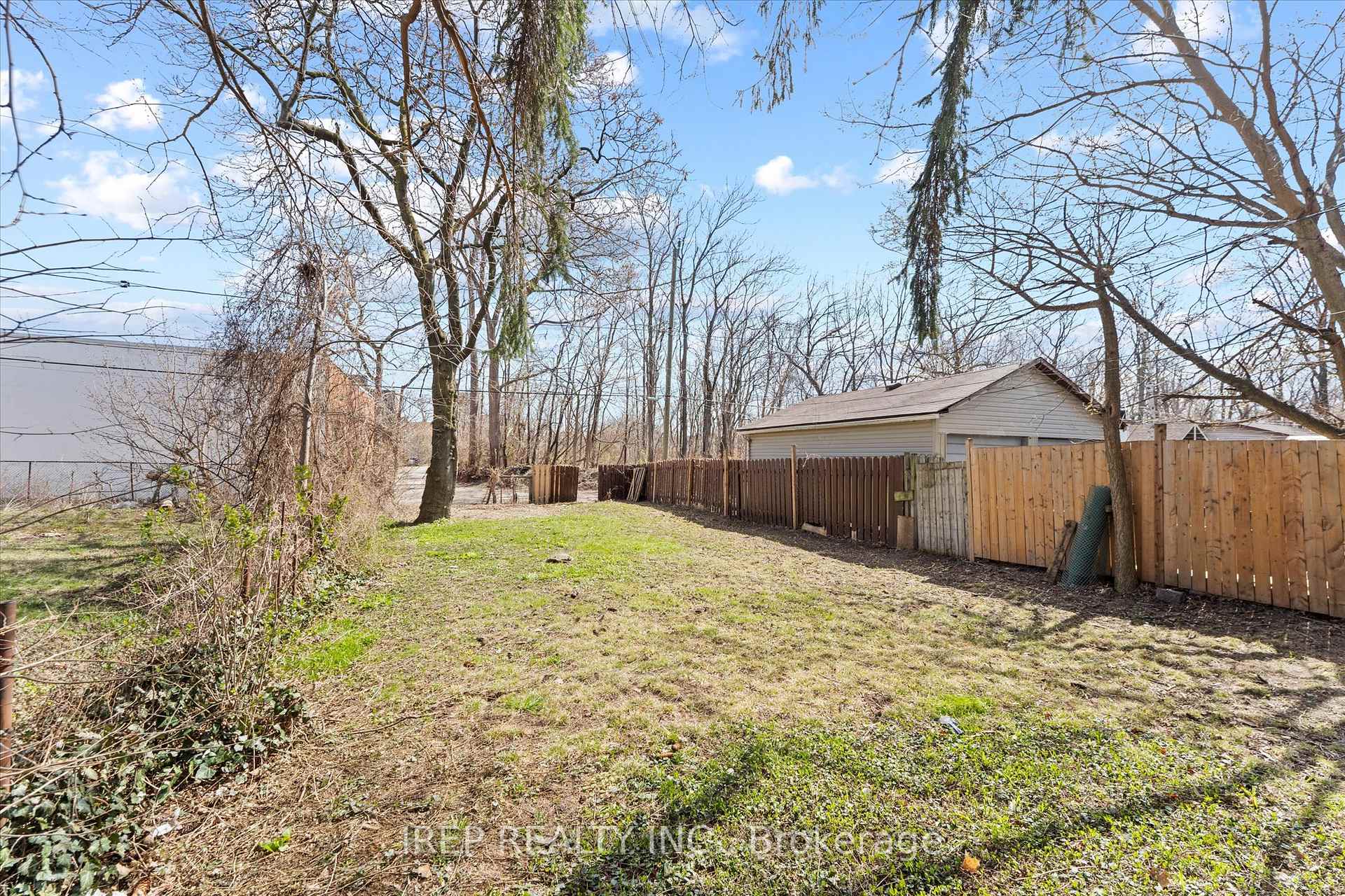 Photo 5 of 394 Crawford Avenue, Windsor — HOMEH