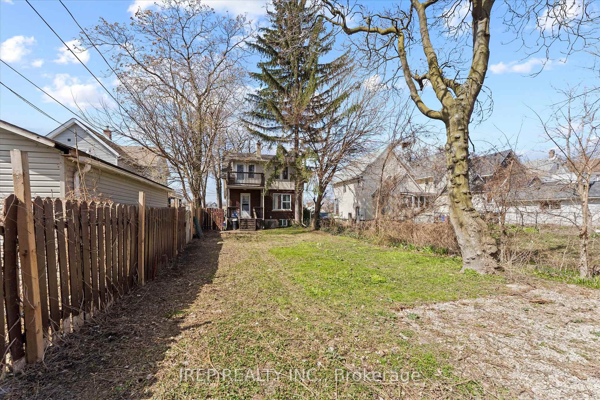 Photo 12 of 394 Crawford Avenue, Windsor — HOMEH