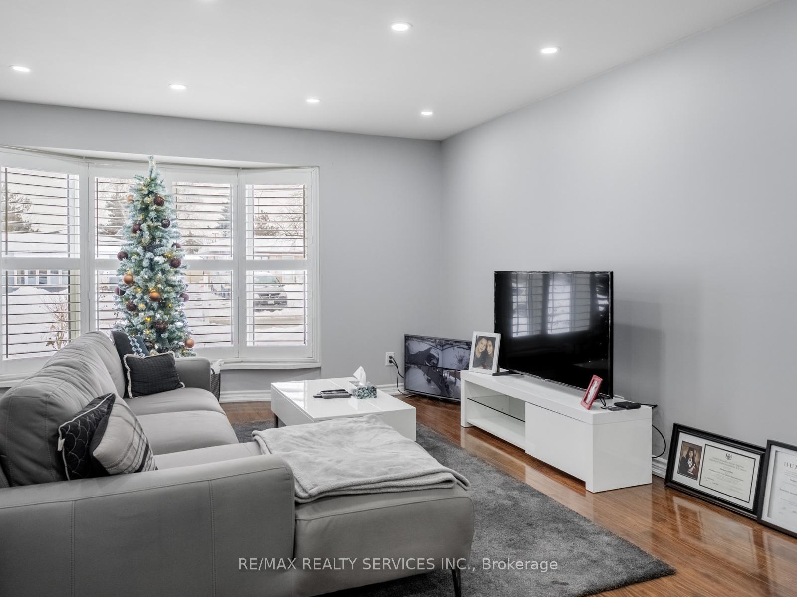 Photo 20 of 14 Belmont Drive, Brampton, Avondale — HOMEH