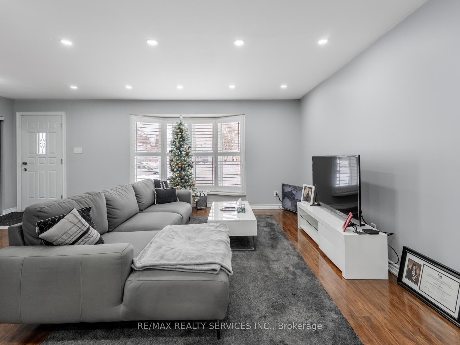 Photo 26 of 14 Belmont Drive, Brampton, Avondale — HOMEH