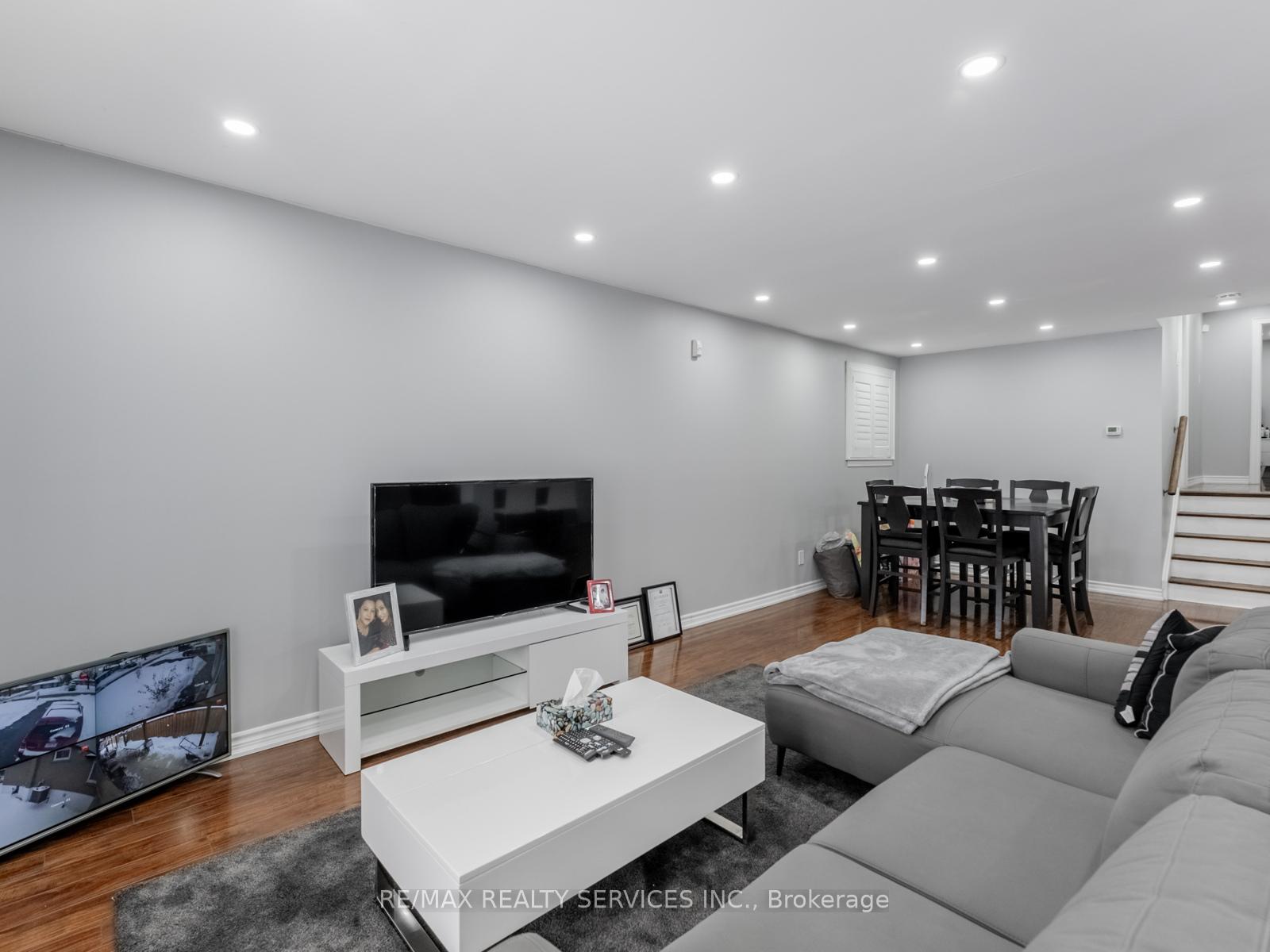 Photo 27 of 14 Belmont Drive, Brampton, Avondale — HOMEH