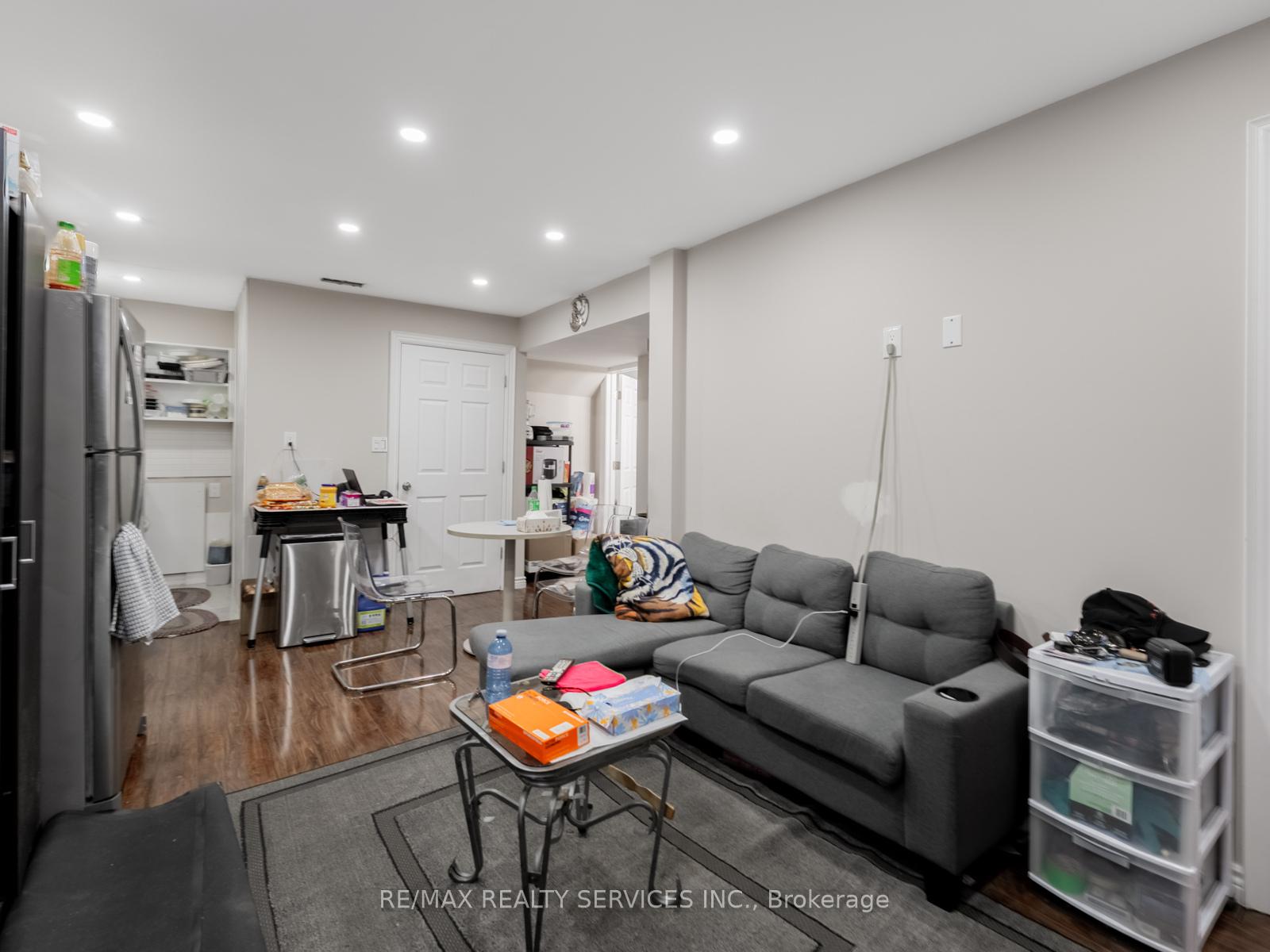 Photo 15 of 14 Belmont Drive, Brampton, Avondale — HOMEH