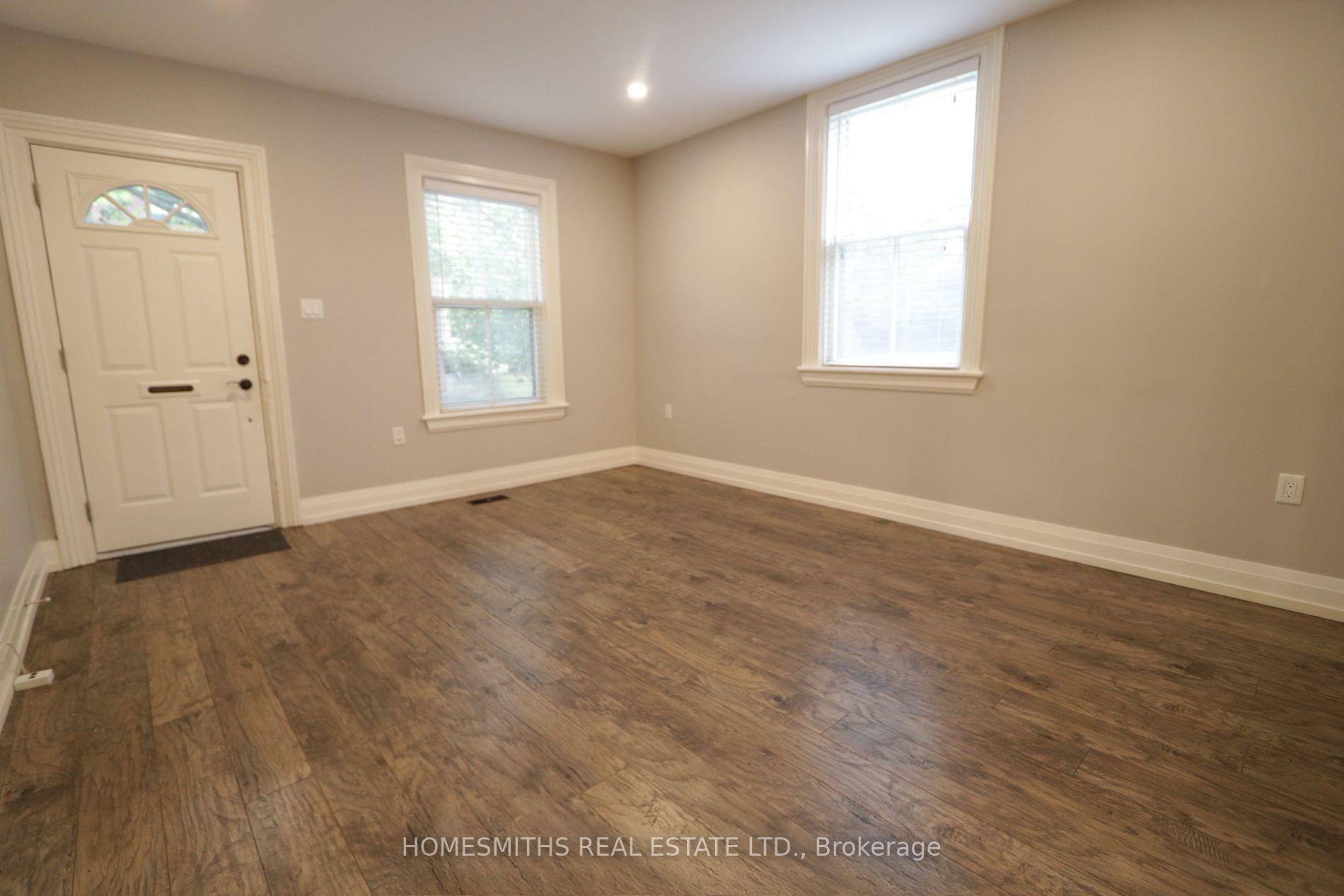 Photo 6 of 49 Centre Street, Clarington, Bowmanville — HOMEH