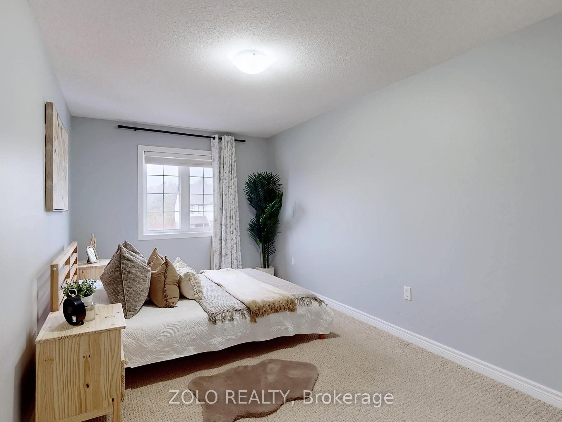 Photo 15 of 33 Marshall Drive, Guelph, Grange Road — HOMEH