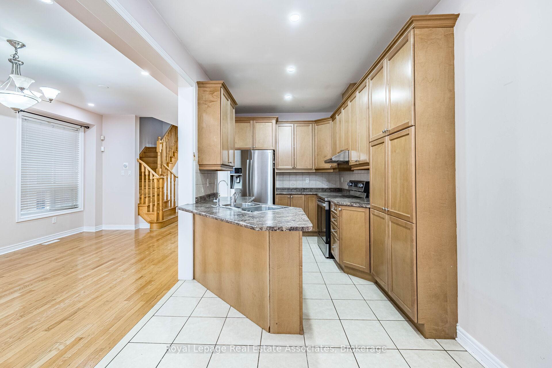 Photo 21 of 116 Everingham Circle, Brampton, Sandringham-Wellington — HOMEH