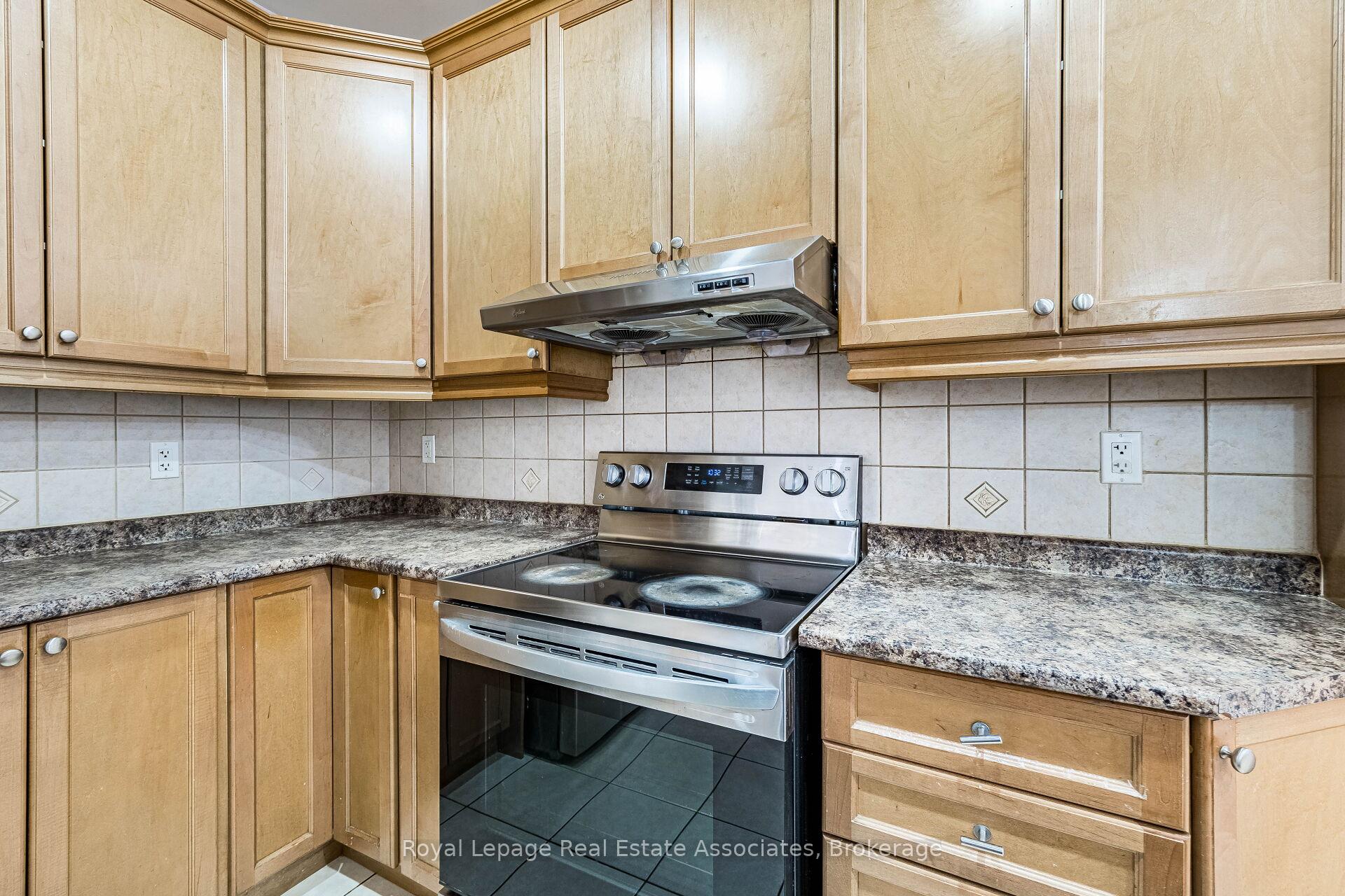 Photo 28 of 116 Everingham Circle, Brampton, Sandringham-Wellington — HOMEH