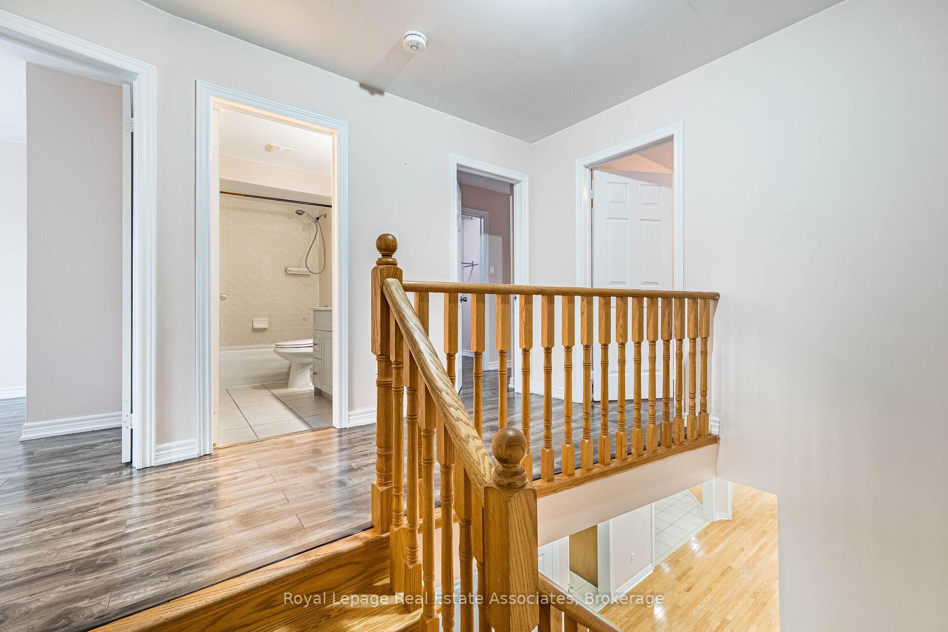 Photo 7 of 116 Everingham Circle, Brampton, Sandringham-Wellington — HOMEH