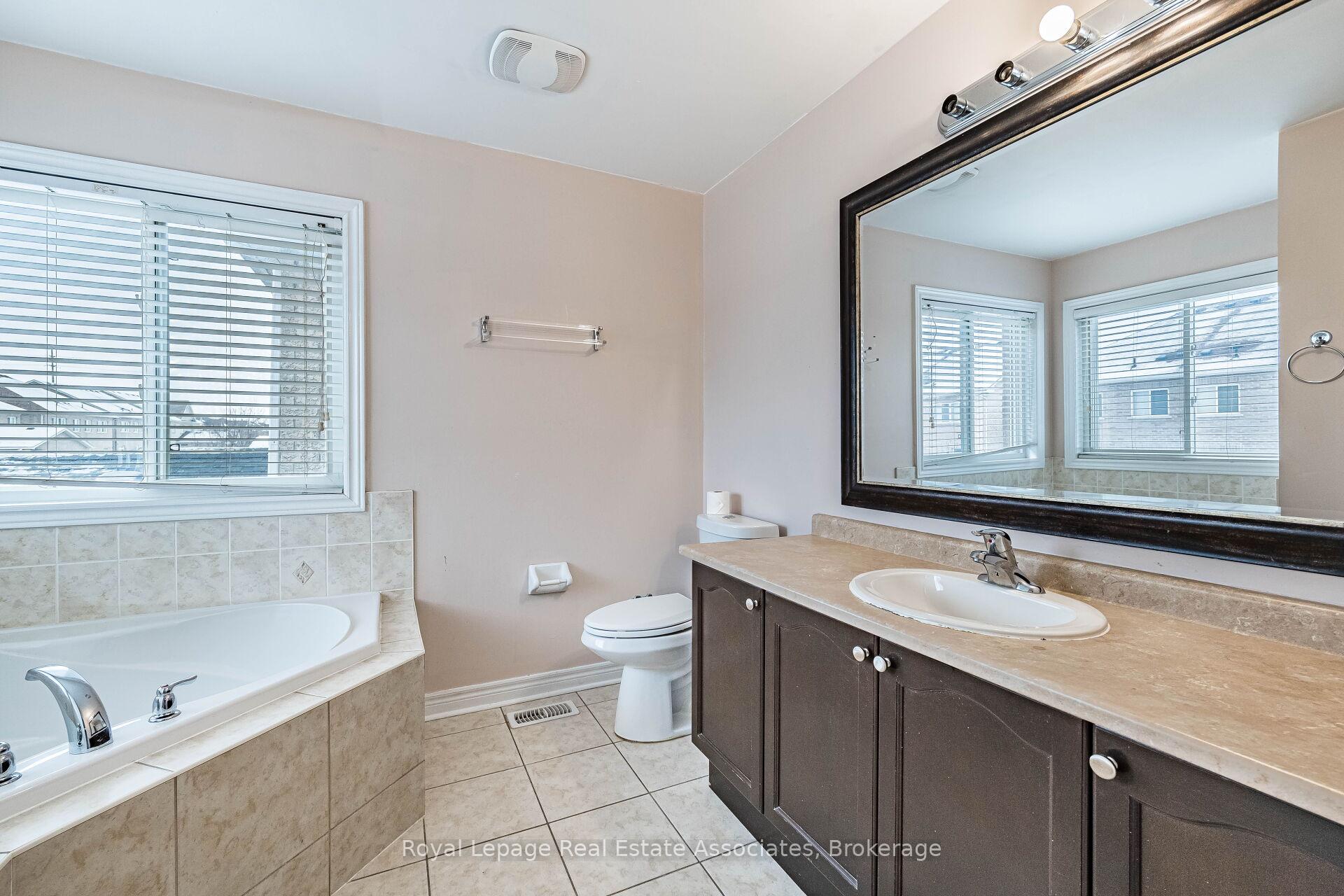 Photo 25 of 116 Everingham Circle, Brampton, Sandringham-Wellington — HOMEH