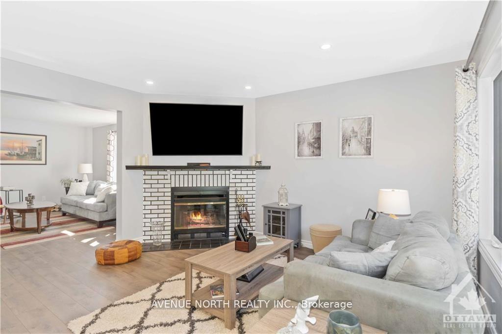 Photo 7 of 10 Pickwick Drive, Ottawa, Barrhaven - Cedargrove/Fraserdale — HOMEH