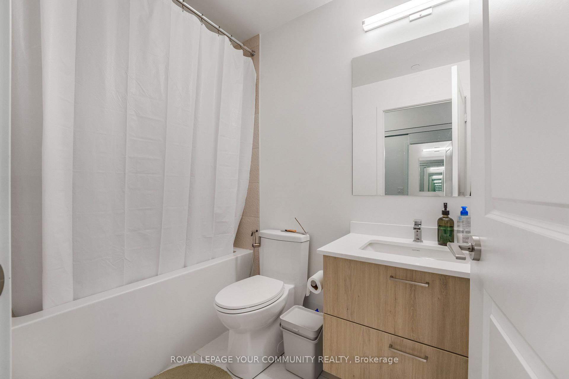 Photo 2 of Unit 224, 50 Upper Mall Way, Vaughan, Brownridge — HOMEH