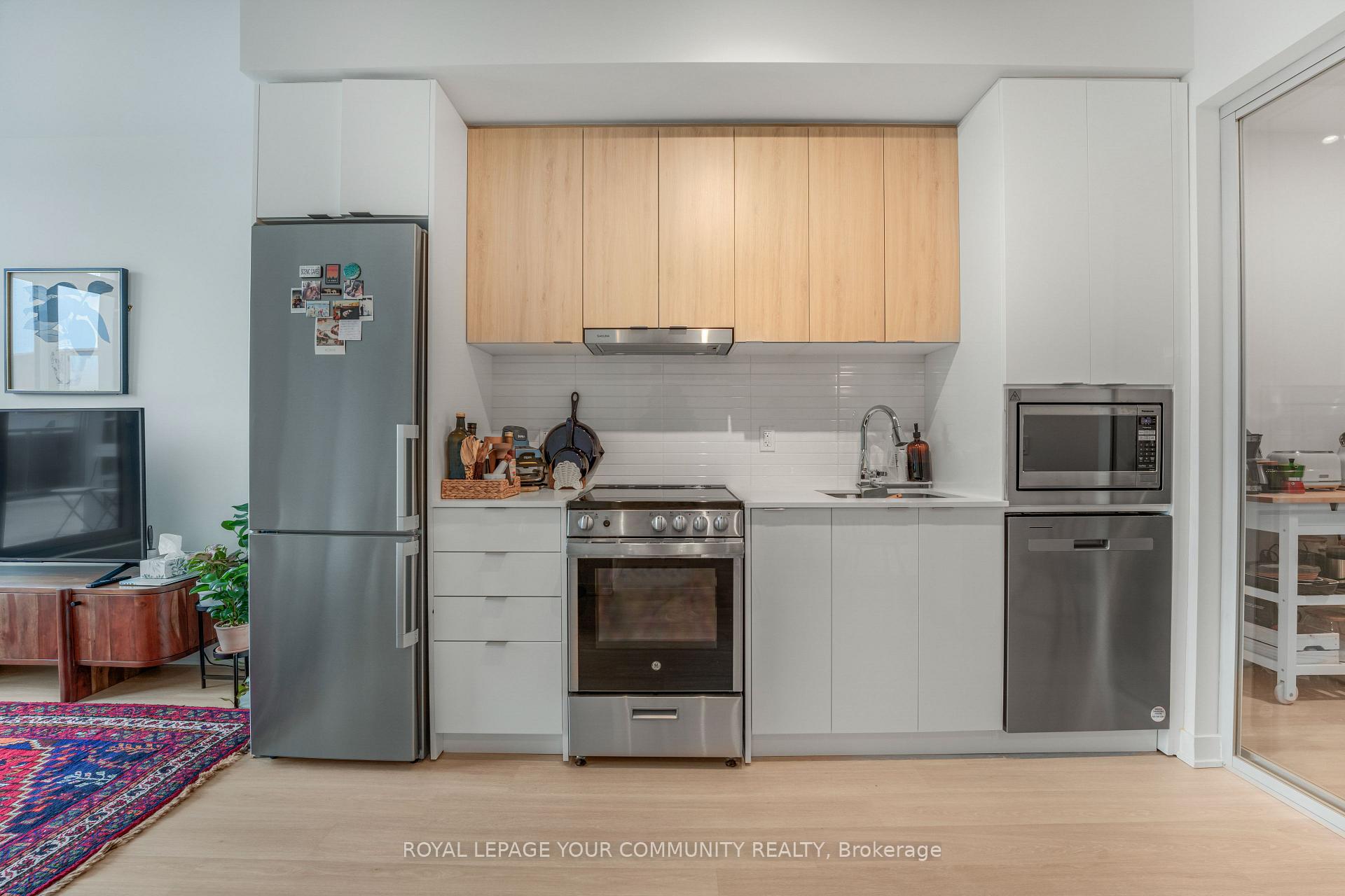 Photo 7 of Unit 224, 50 Upper Mall Way, Vaughan, Brownridge — HOMEH