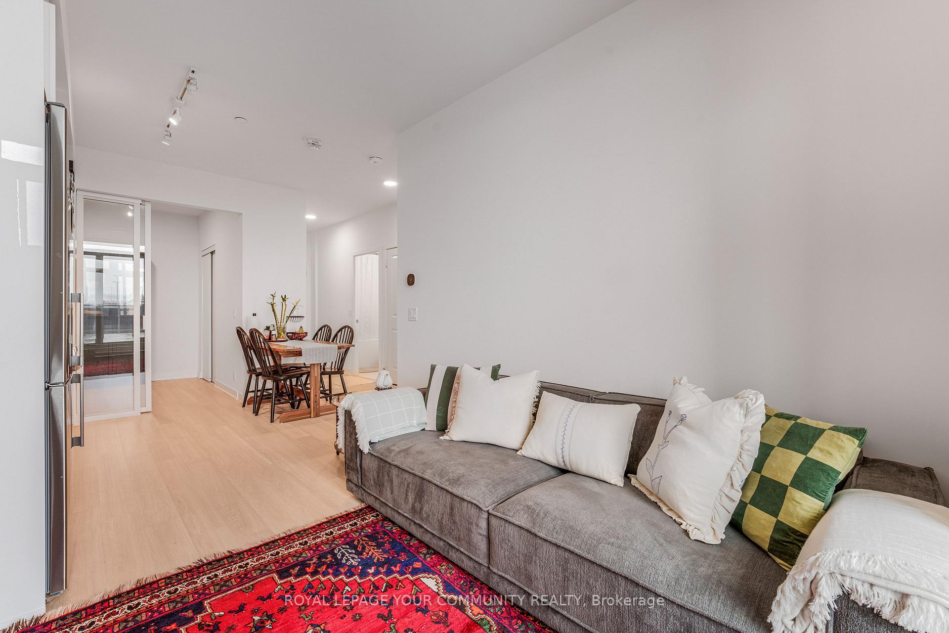 Photo 8 of Unit 224, 50 Upper Mall Way, Vaughan, Brownridge — HOMEH