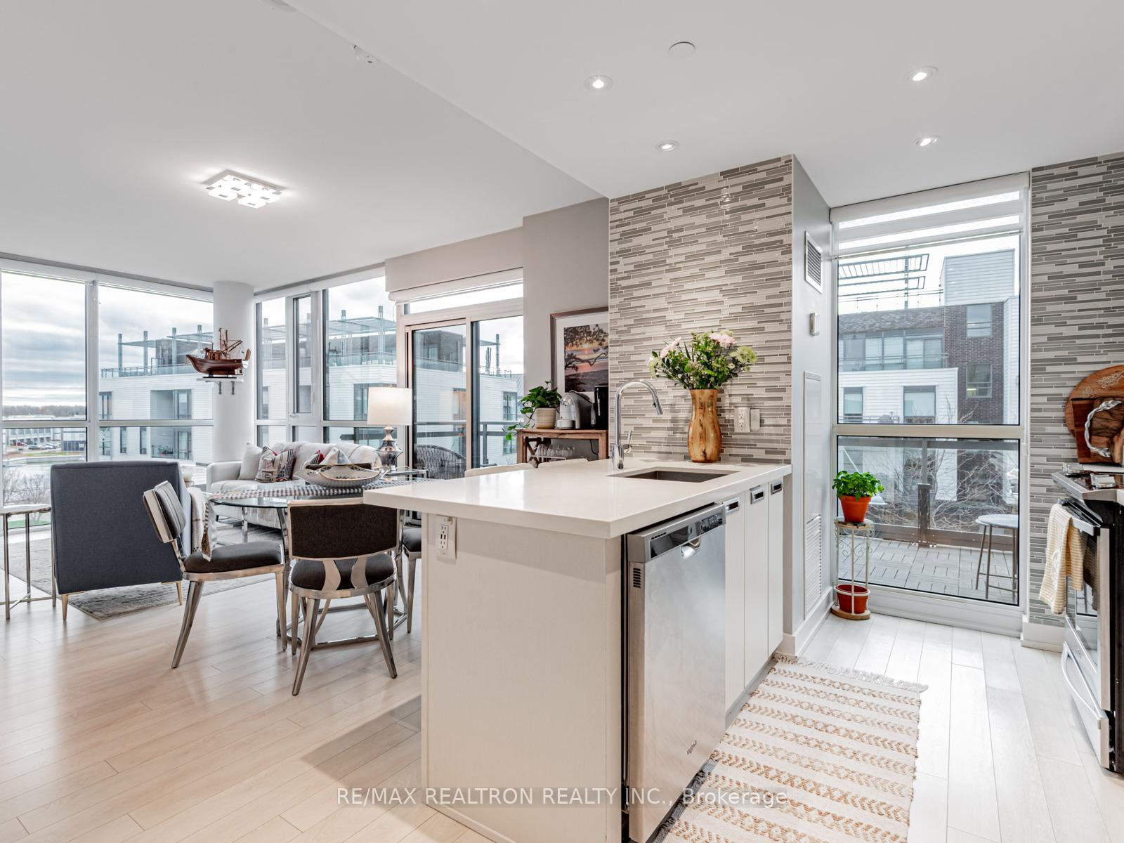 Photo 8 of Unit C320, 301 Sea Ray Avenue, Innisfil, Rural Innisfil — HOMEH