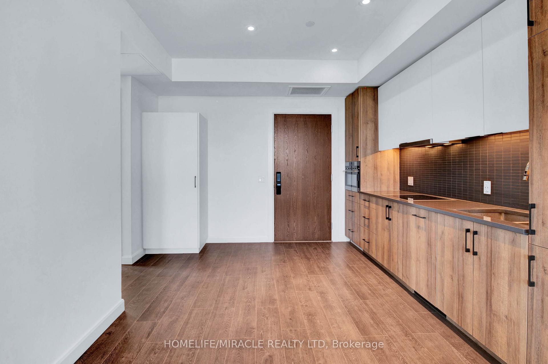 Photo 2 of Unit 401, 741 King Street W, Kitchener, KW Hospital — HOMEH