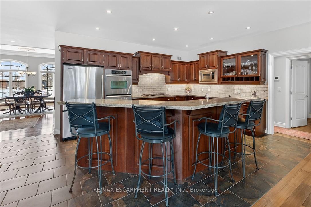 Photo 10 of 72 Yeager Avenue, Norfolk, Simcoe — HOMEH
