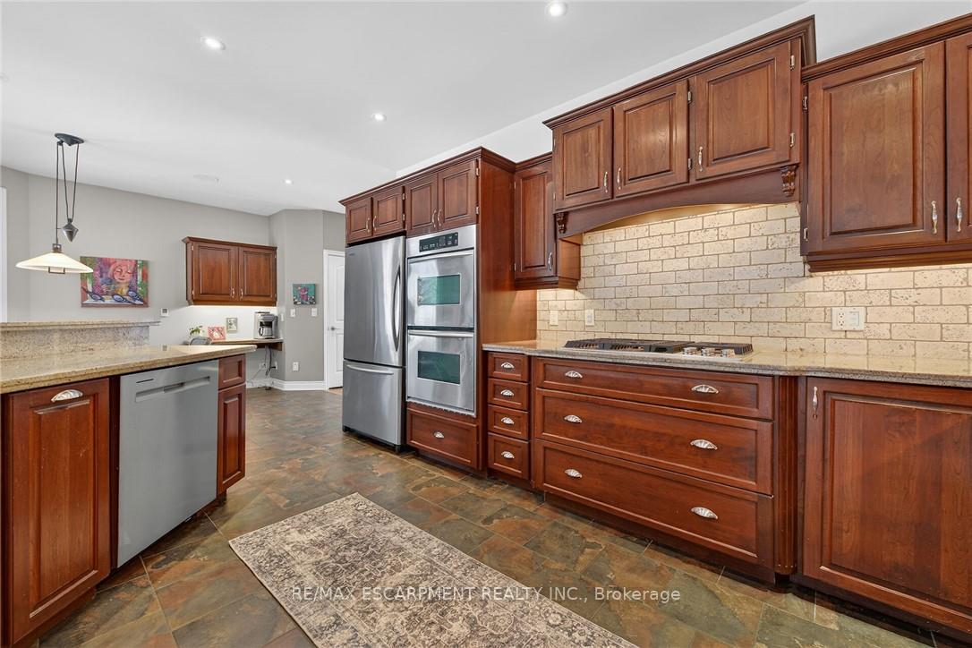 Photo 15 of 72 Yeager Avenue, Norfolk, Simcoe — HOMEH