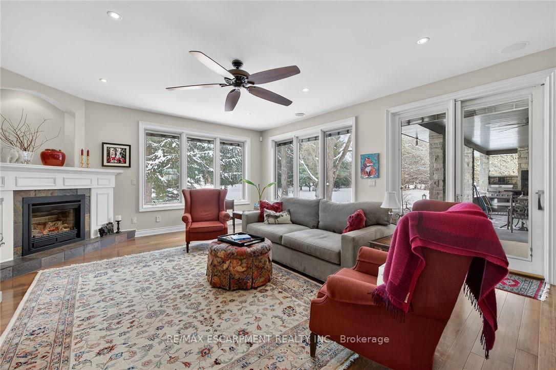 Photo 5 of 72 Yeager Avenue, Norfolk, Simcoe — HOMEH