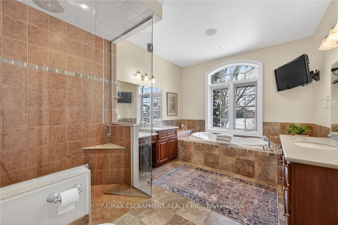 Photo 42 of 72 Yeager Avenue, Norfolk, Simcoe — HOMEH