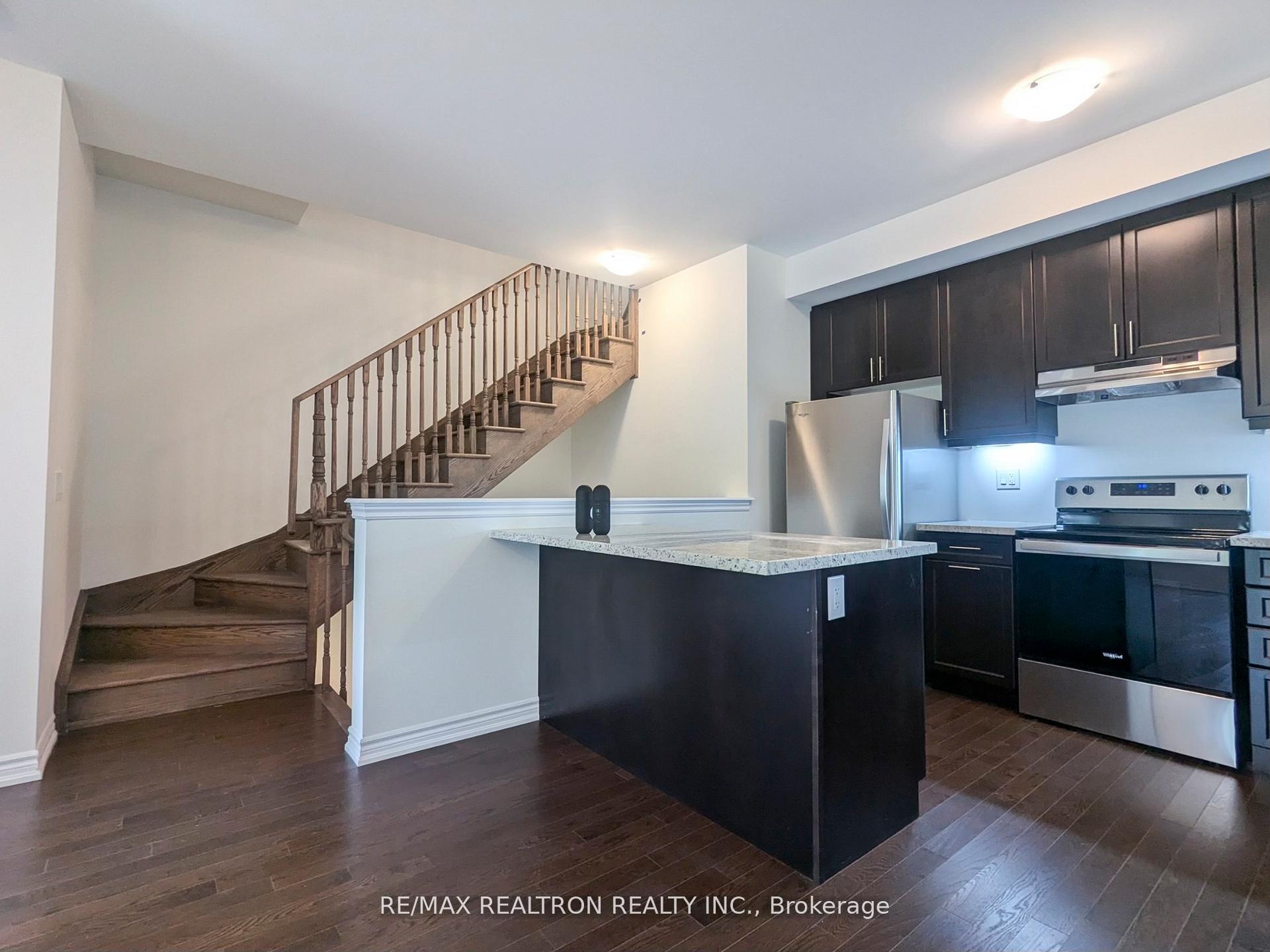 Photo 11 of 84 Herman Gilroy Lane, Markham, Angus Glen — HOMEH