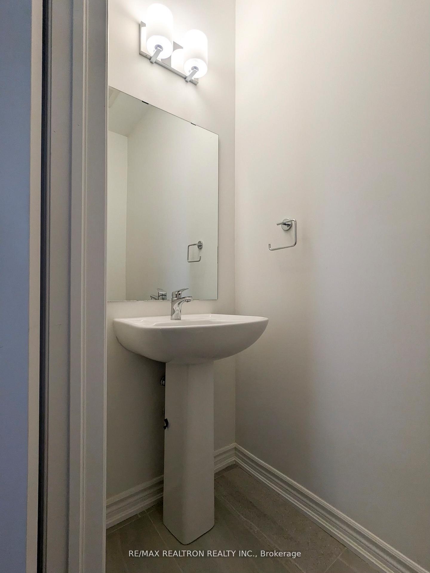 Photo 19 of 84 Herman Gilroy Lane, Markham, Angus Glen — HOMEH