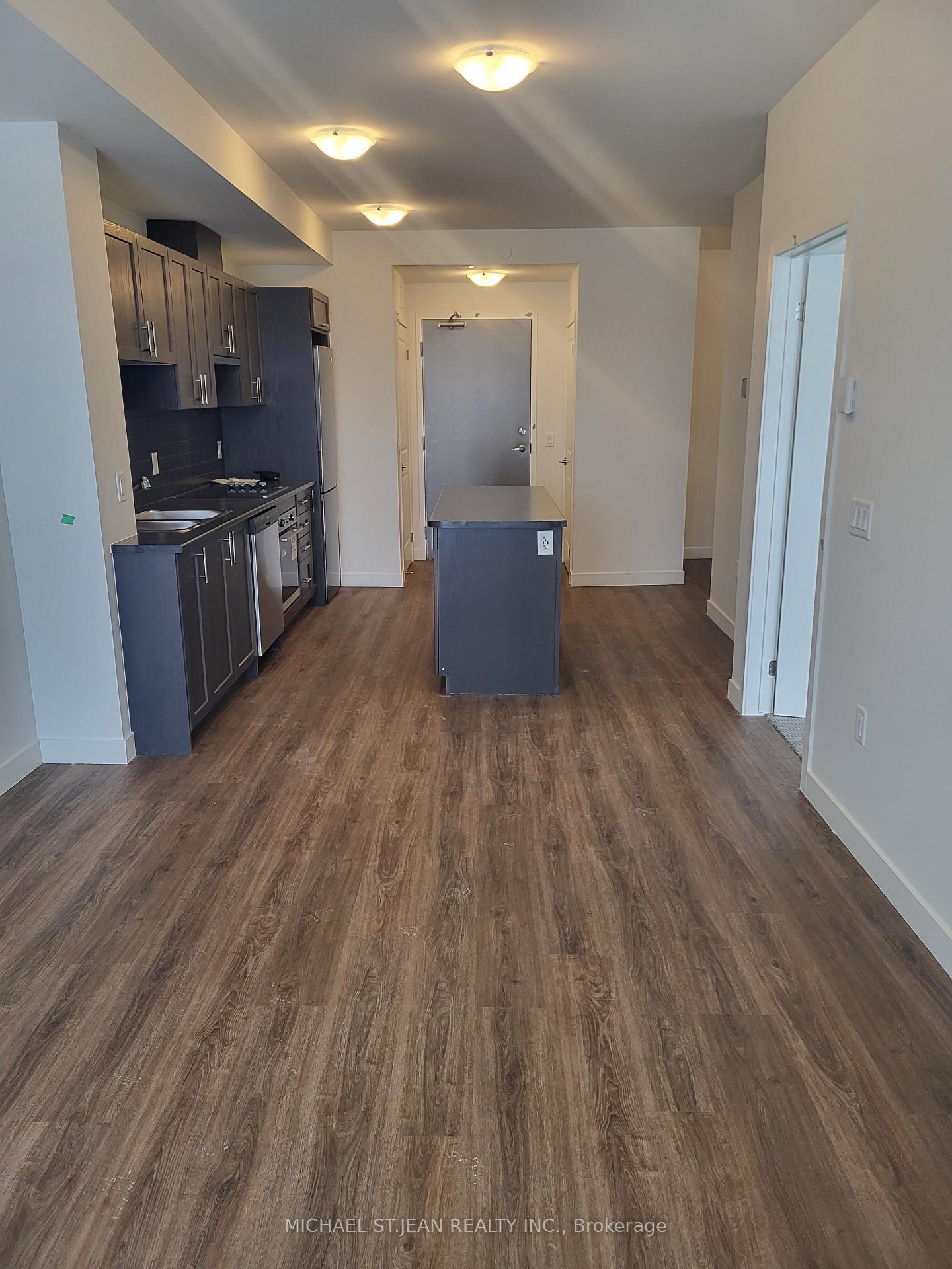 Photo 4 of Unit 803, 461 Green Road, Hamilton, Lakeshore — HOMEH