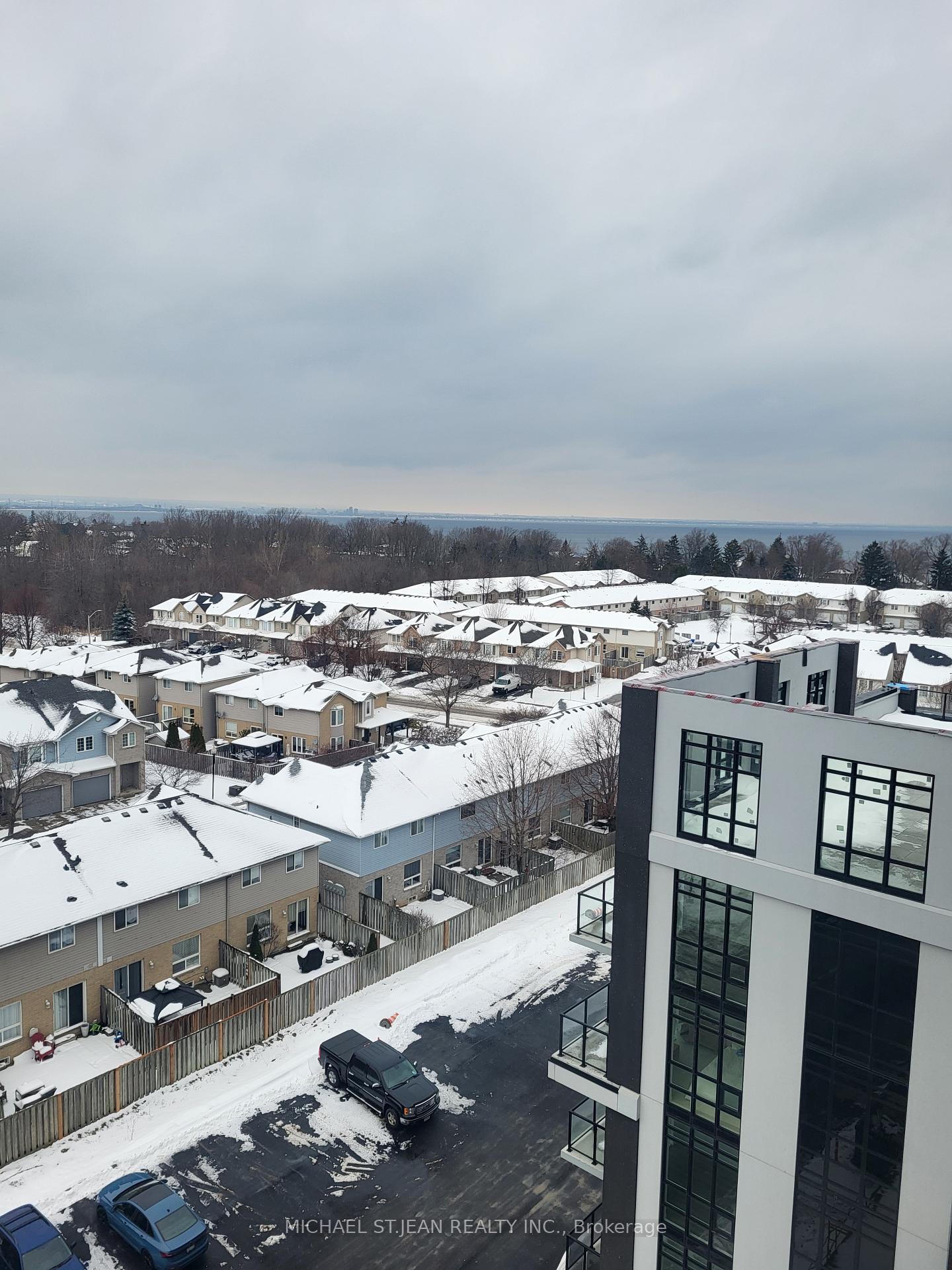 Photo 6 of Unit 803, 461 Green Road, Hamilton, Lakeshore — HOMEH