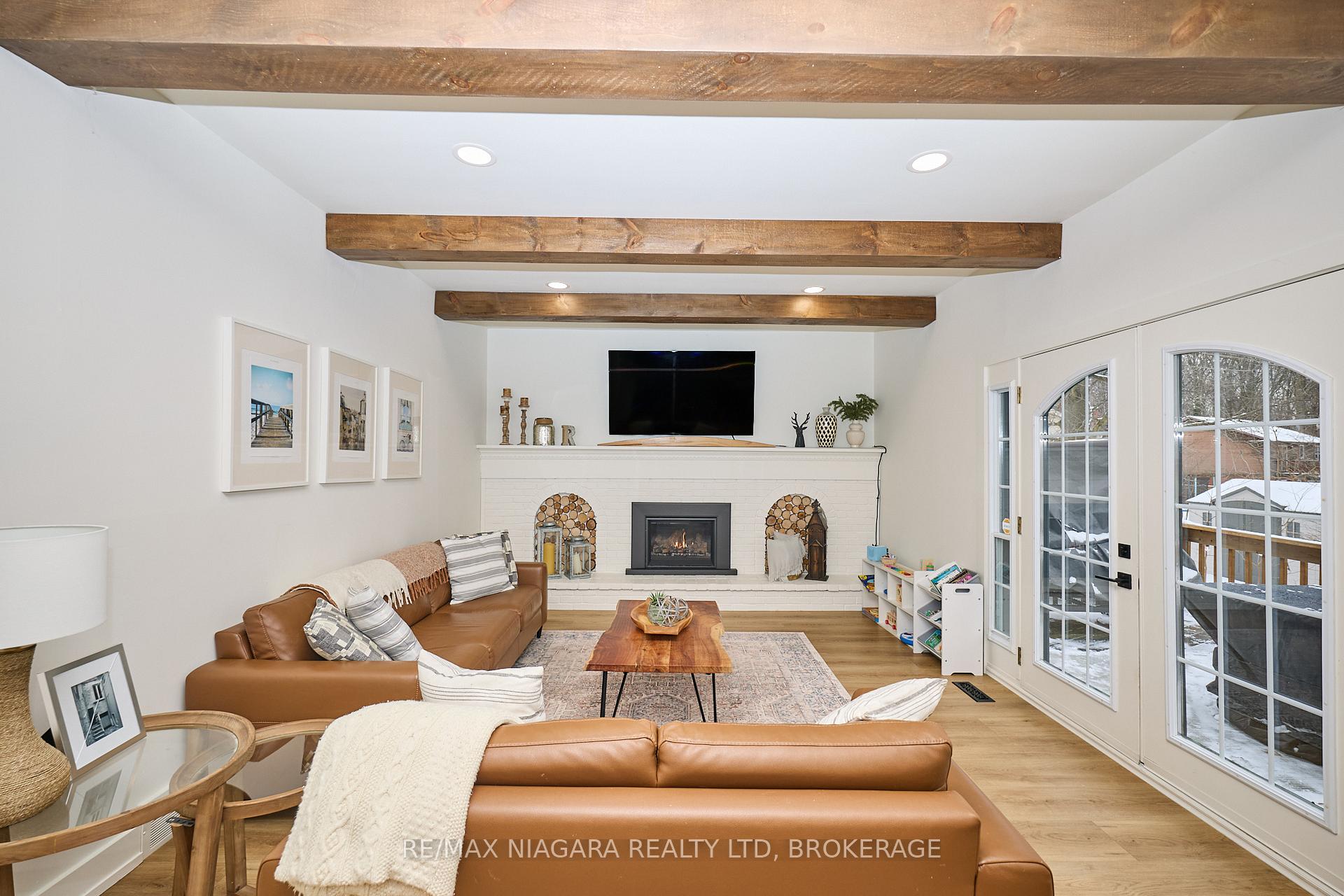 Photo 11 of 35 Berkwood Place, Pelham, Fonthill — HOMEH