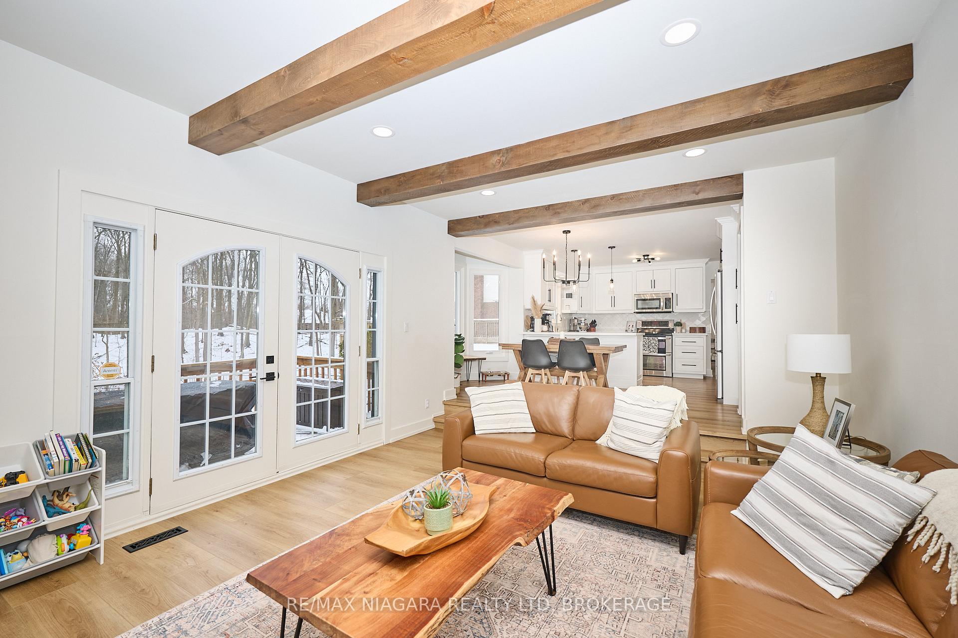 Photo 5 of 35 Berkwood Place, Pelham, Fonthill — HOMEH