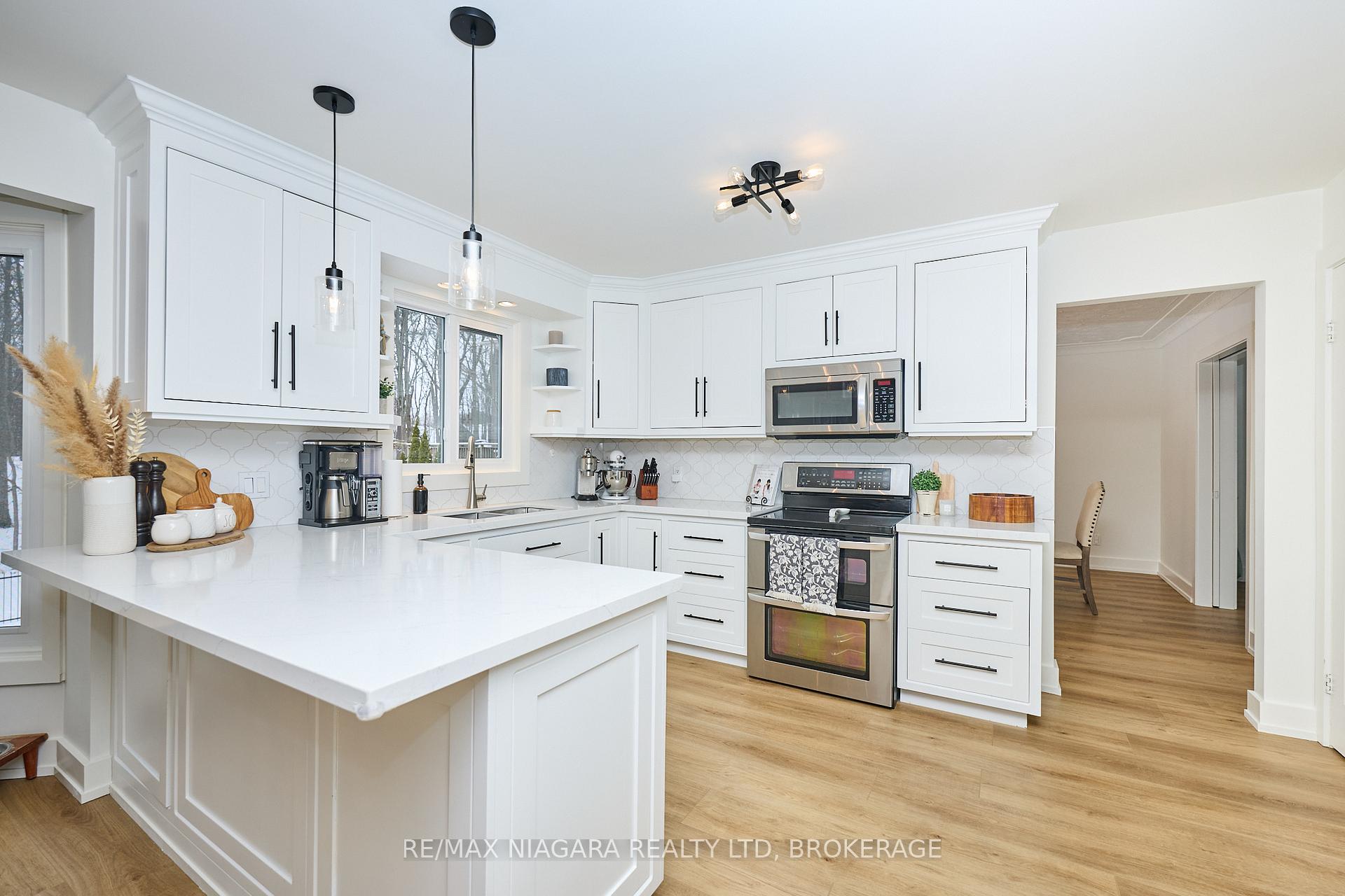 Photo 8 of 35 Berkwood Place, Pelham, Fonthill — HOMEH