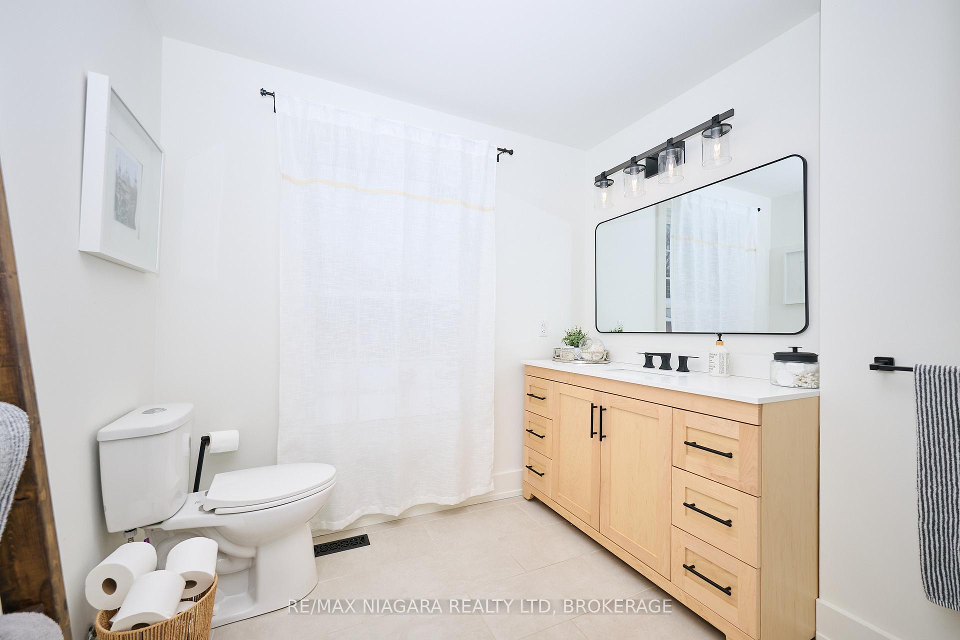 Photo 13 of 35 Berkwood Place, Pelham, Fonthill — HOMEH