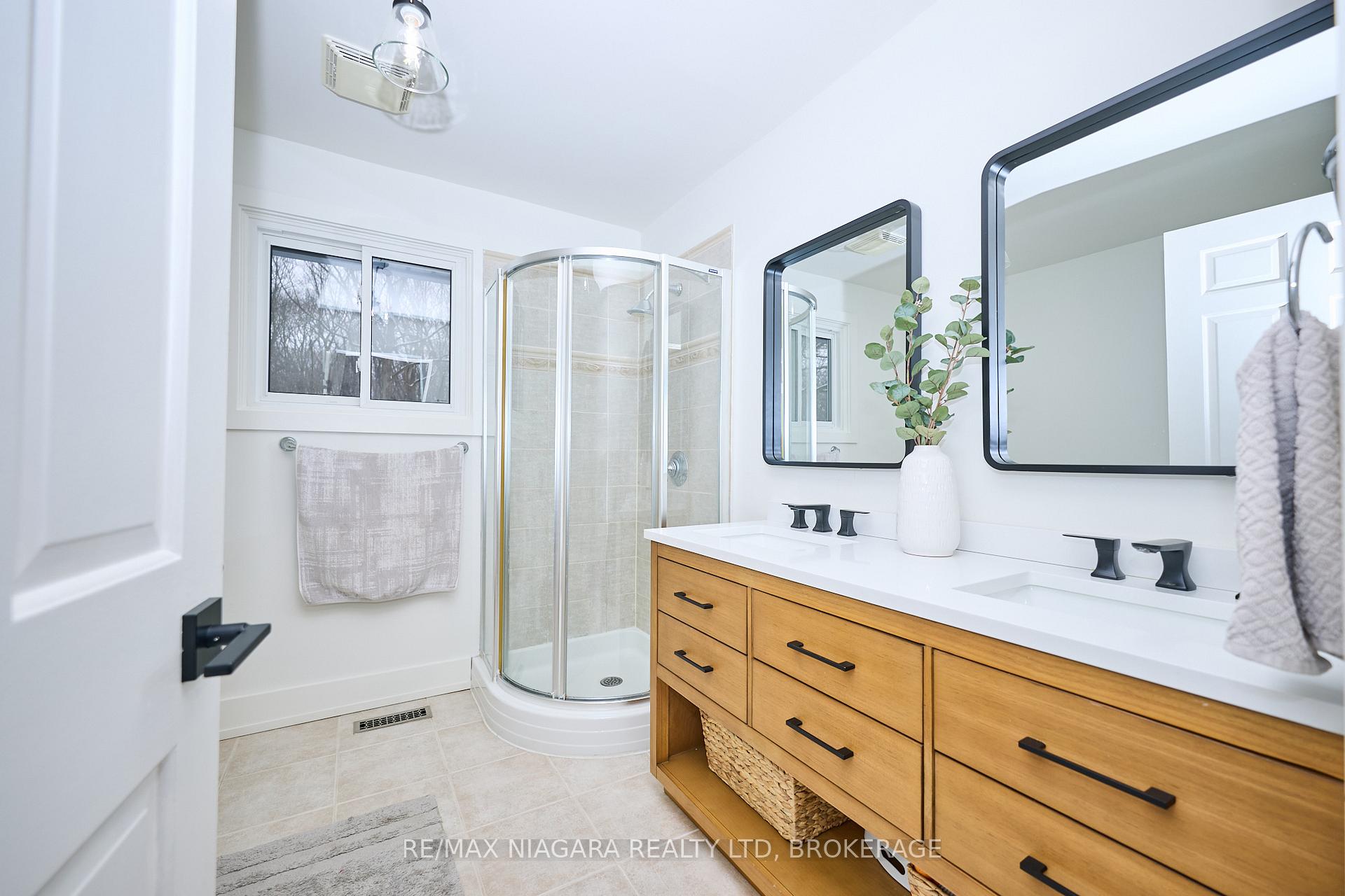 Photo 36 of 35 Berkwood Place, Pelham, Fonthill — HOMEH