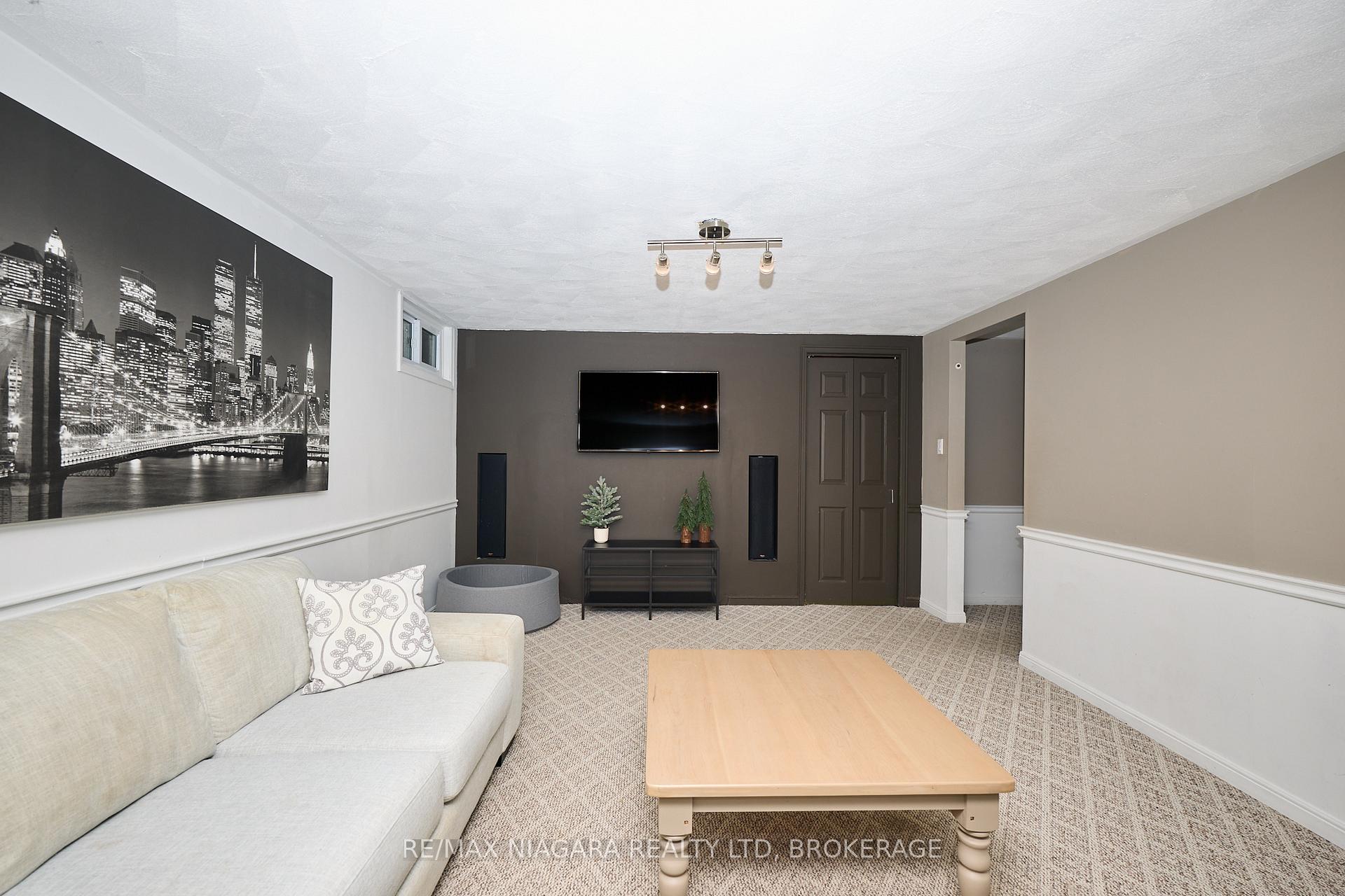 Photo 21 of 35 Berkwood Place, Pelham, Fonthill — HOMEH
